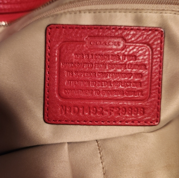 Roomy Coach Park Leather ❤️ Red ❤️ Carrie Tote in excellent condition - Picture 8 of 9